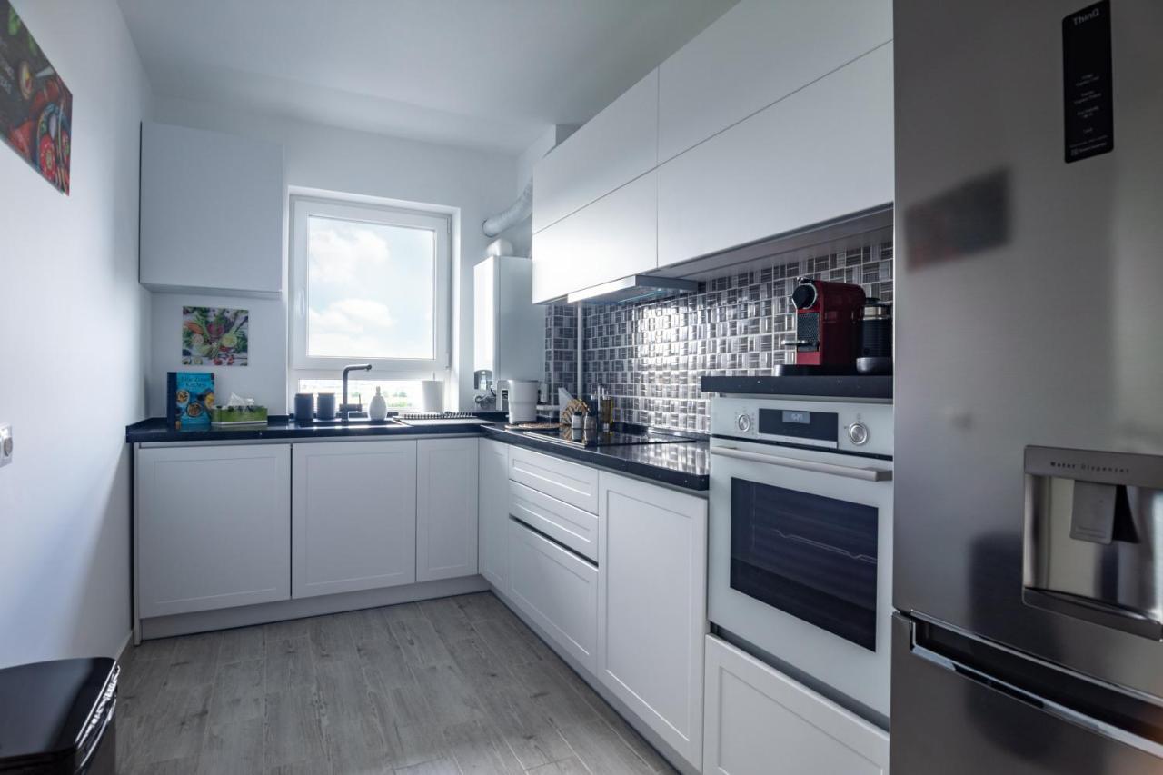 Amazing Condo In Brasov By Valentino - Free Garage Parking Exterior photo